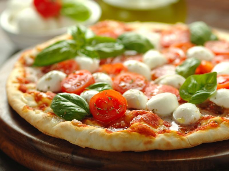 caprese pizza