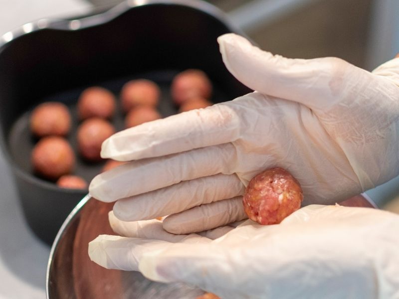 Köfteleri çok sık dizmeyin