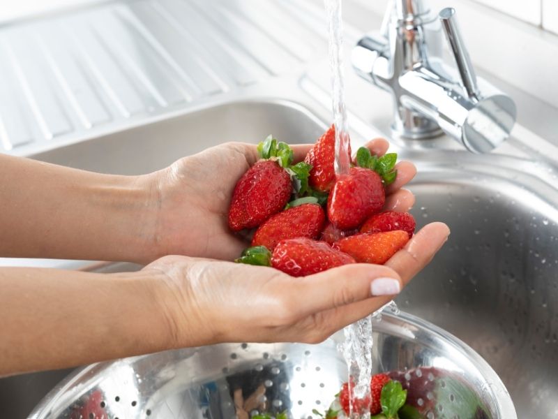 Karbonatlı Mı, Sirkeli Su Mu? 