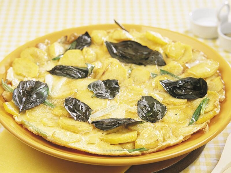 taze soğanlı fesleğenli omlet