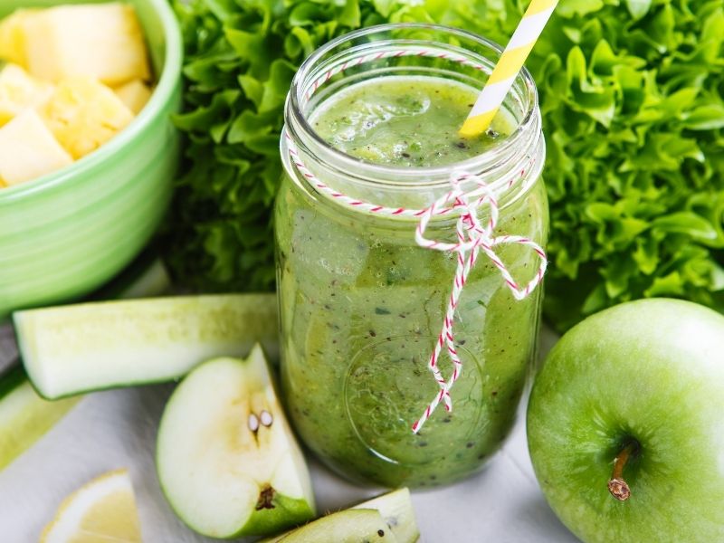 Yumuşayan Salatalıkların Soğuk Çorba Ve Smoothie İçin Kullanın