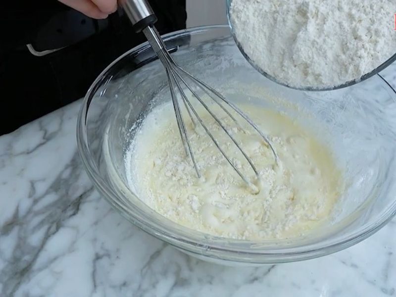 Hamurun kıvamı akışkan olmalı