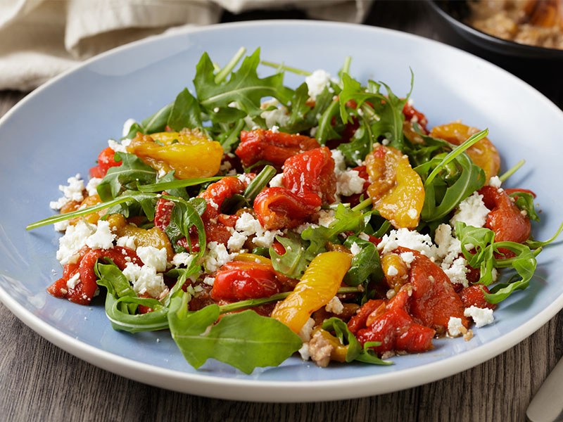közlenmiş yeşil biber salatası