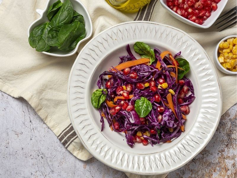 Narlı Mor Lahana Salatası Tarifi