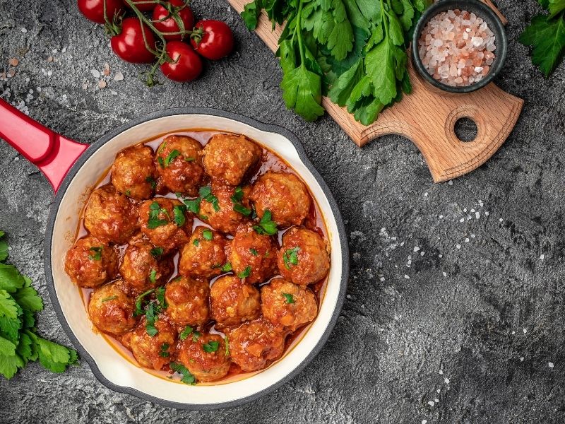 Sabırlı Pişirme: Kısık Ateş Ve Demlenme Süreci