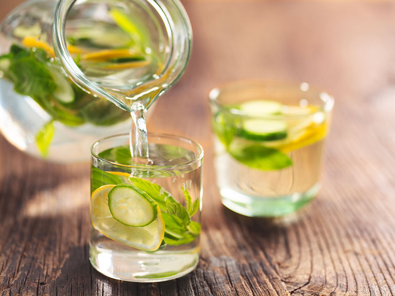 Limon, Salatalık ve Nane Detoks Suyu