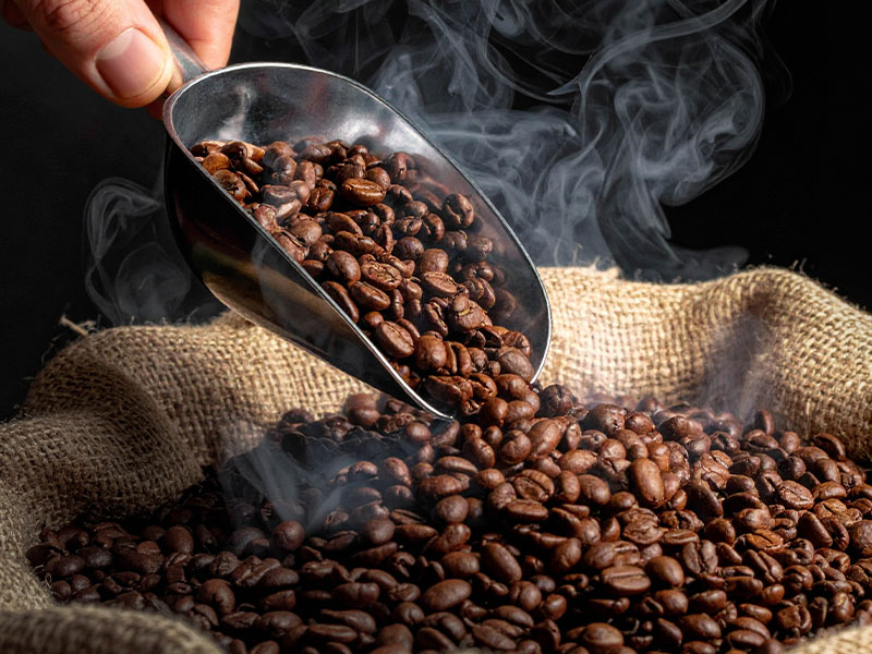 Kahve çekirdeklerini hava geçirmeyen kaplarda saklayın