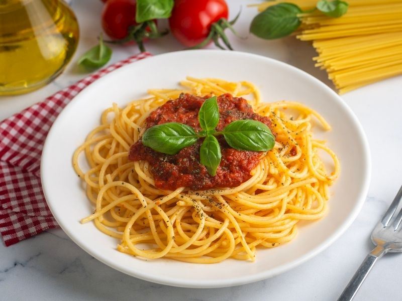 Bolonez Soslu Makarna Tarifi