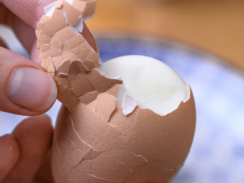 Yumurtayı Kaynatmadan Önce Oda Sıcaklığına Getirin