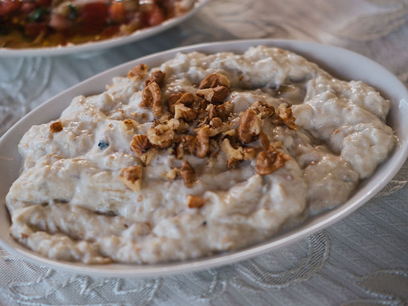 yoğurtlu patlıcan mezesi