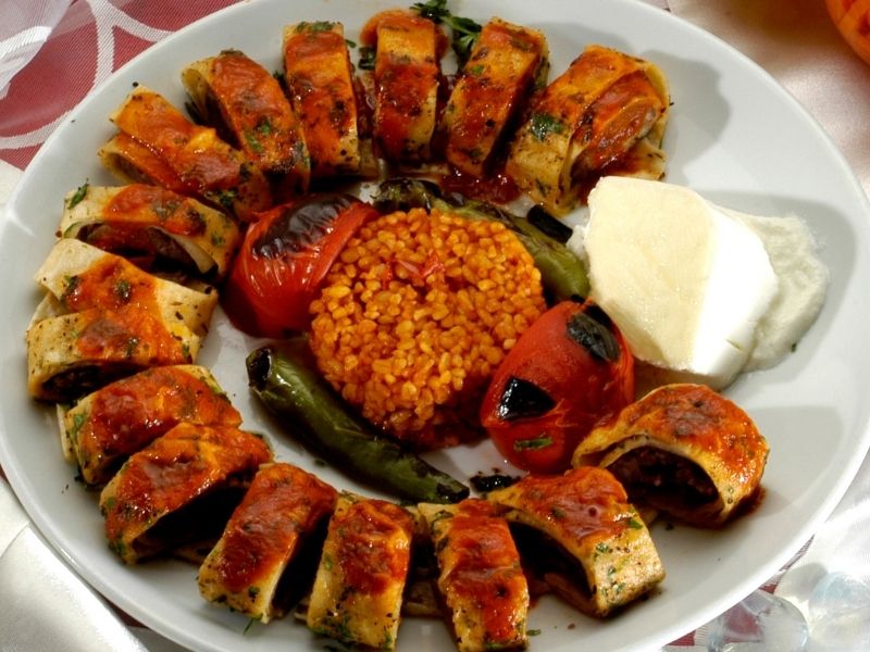 Tereyağlı Domates Sosu Ve Yoğurdun Muazzam Uyumu