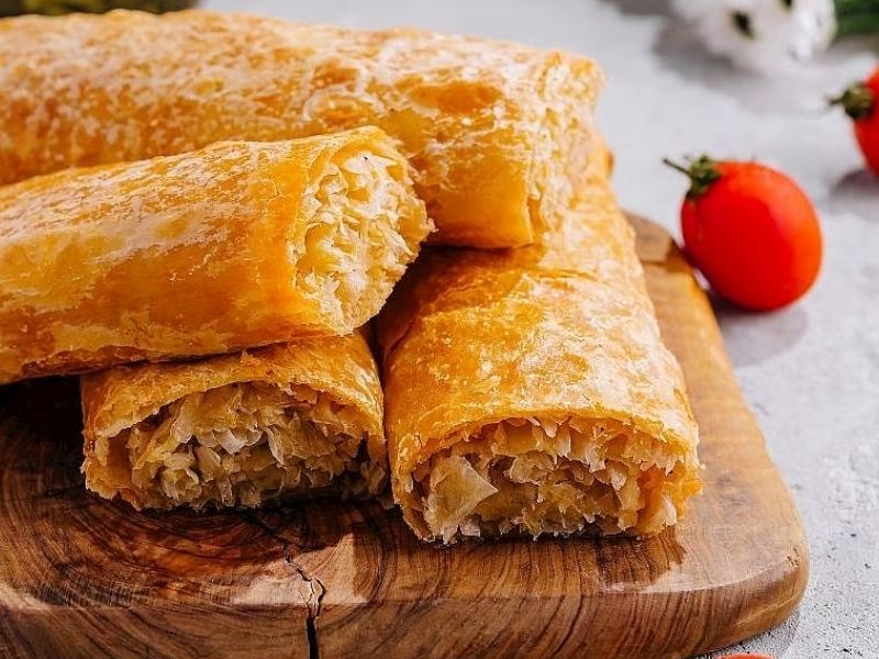 Baklavalık Yufkadan Kıymalı Börek