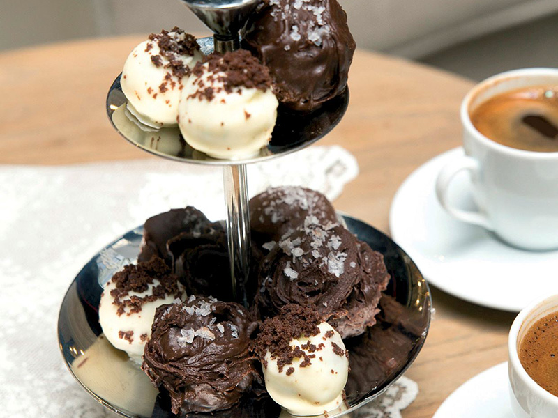 Karamel Ve Deniz Tuzlu Bitter Trüf