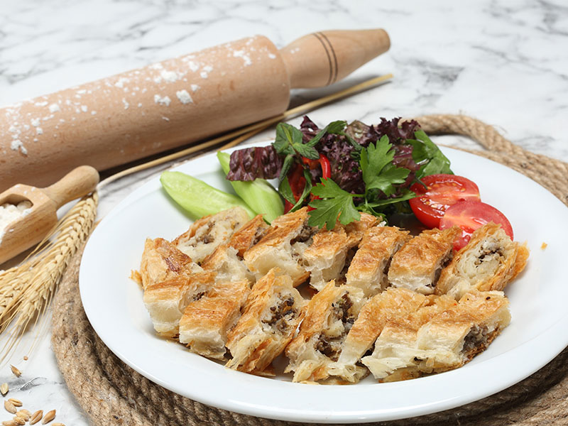 Çiğ Kıyma ile Börek Yapma Yöntemi