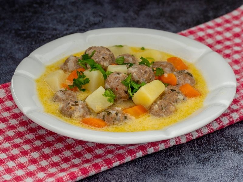 Sulu Köfte yemeği