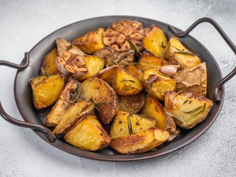 Alternatif Bir Dokunuş: Baharatlı Fırın Patates Ve Sebzeler