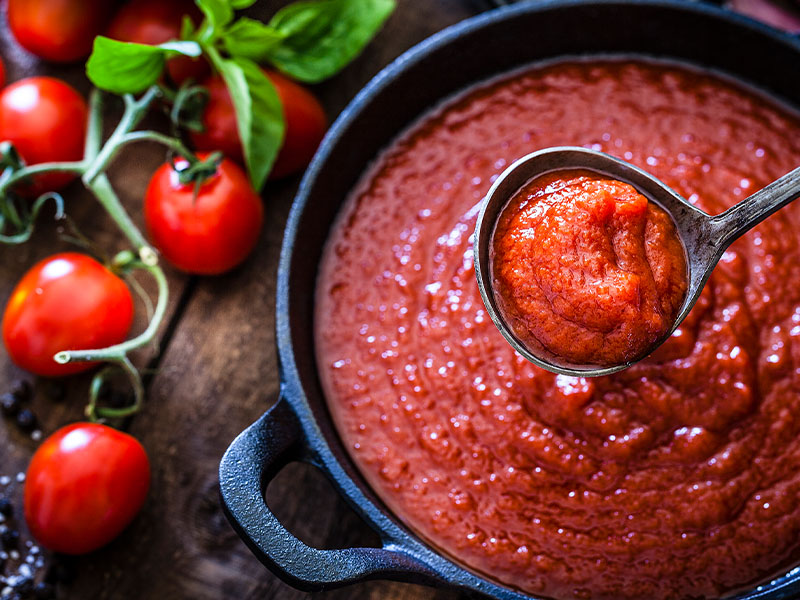 Domatesli Akdeniz Sosu