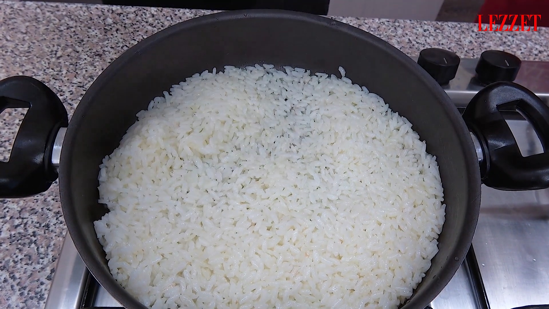 tencerede pirinç pilavı