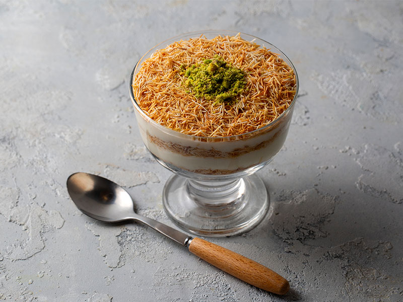 Muhallebinin Sıcak Dökülmesi Gerekir