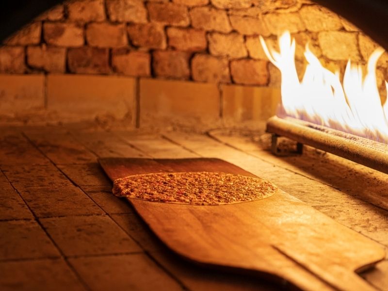 Taş Fırında Lahmacun