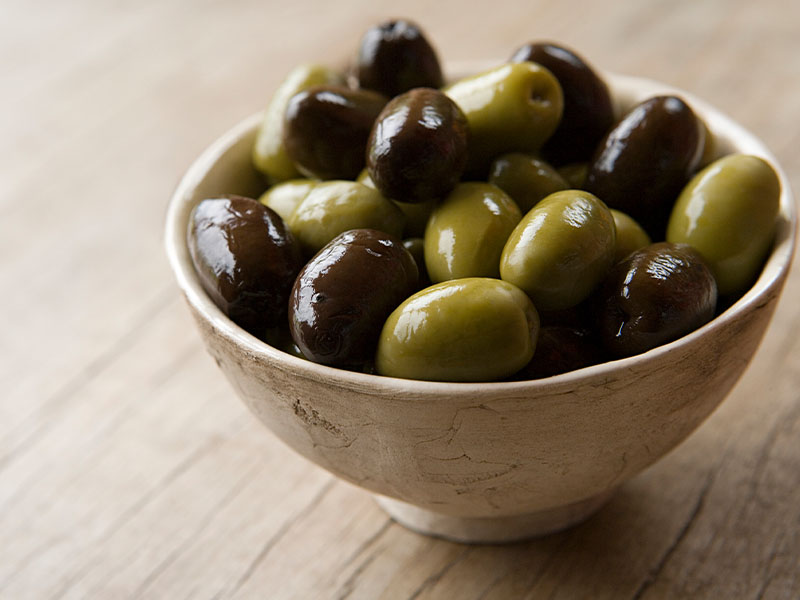 Zeytin ve Mezeler Tabağı