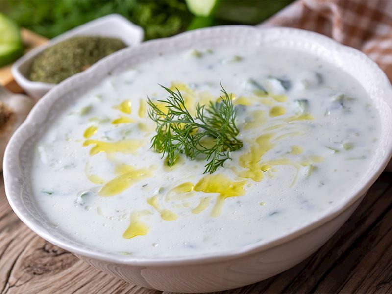 Sarımsaklı yoğurt sos