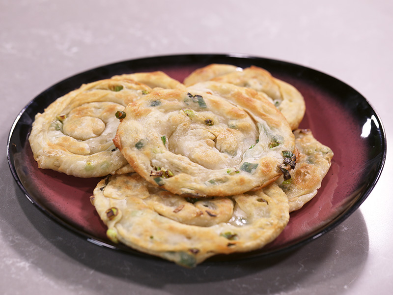 Cong You Bing (Yeşil Soğanlı Gözleme)- Çin