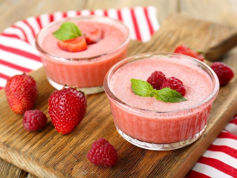 Çilekli İrmik Tatlısı