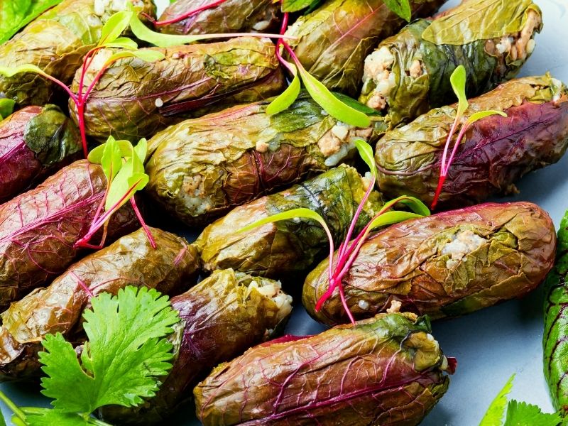 Kuzu Kulağı Sarması İnce İşçilik Gerektiriyor