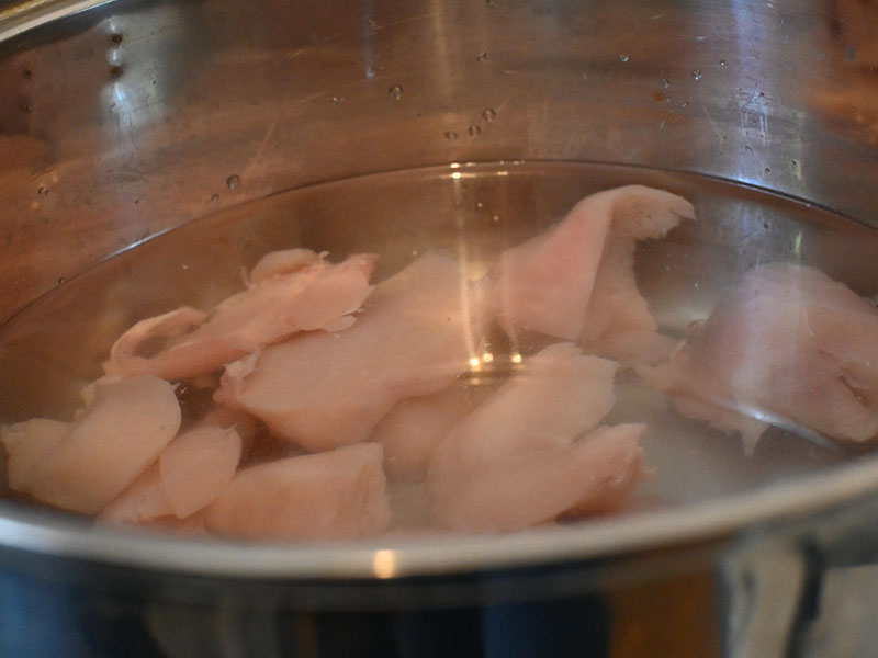 Haşlanan Tavuğu Hemen Parçalamayın