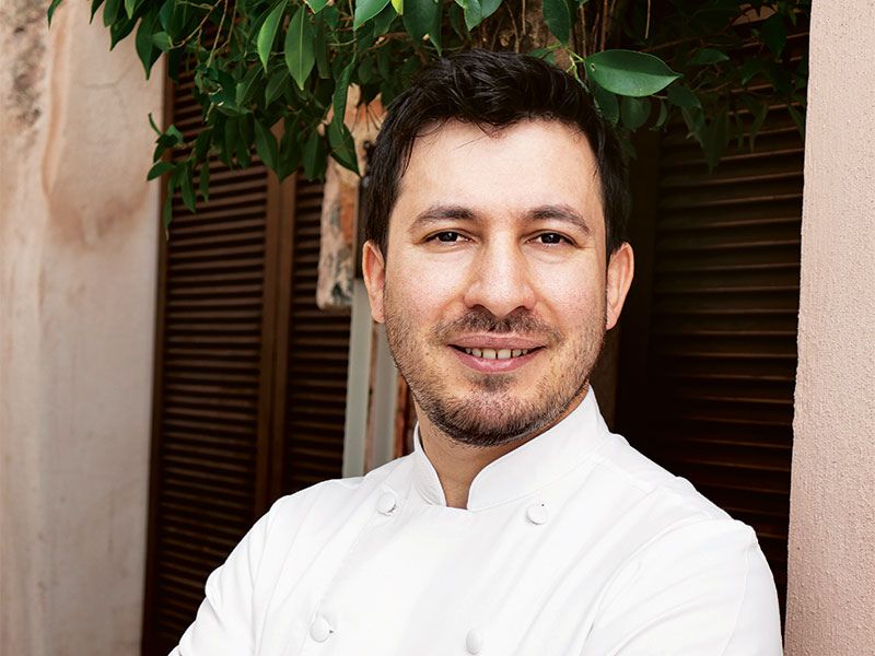 şef özgür üstün