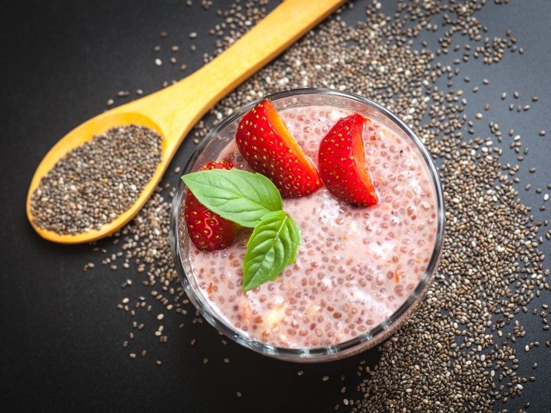 Çilekli Chia Puding