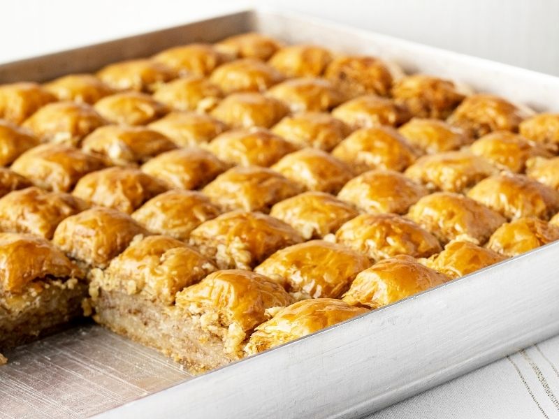 Cevizin Yufka Katlarına Dağıtılma Tekniği