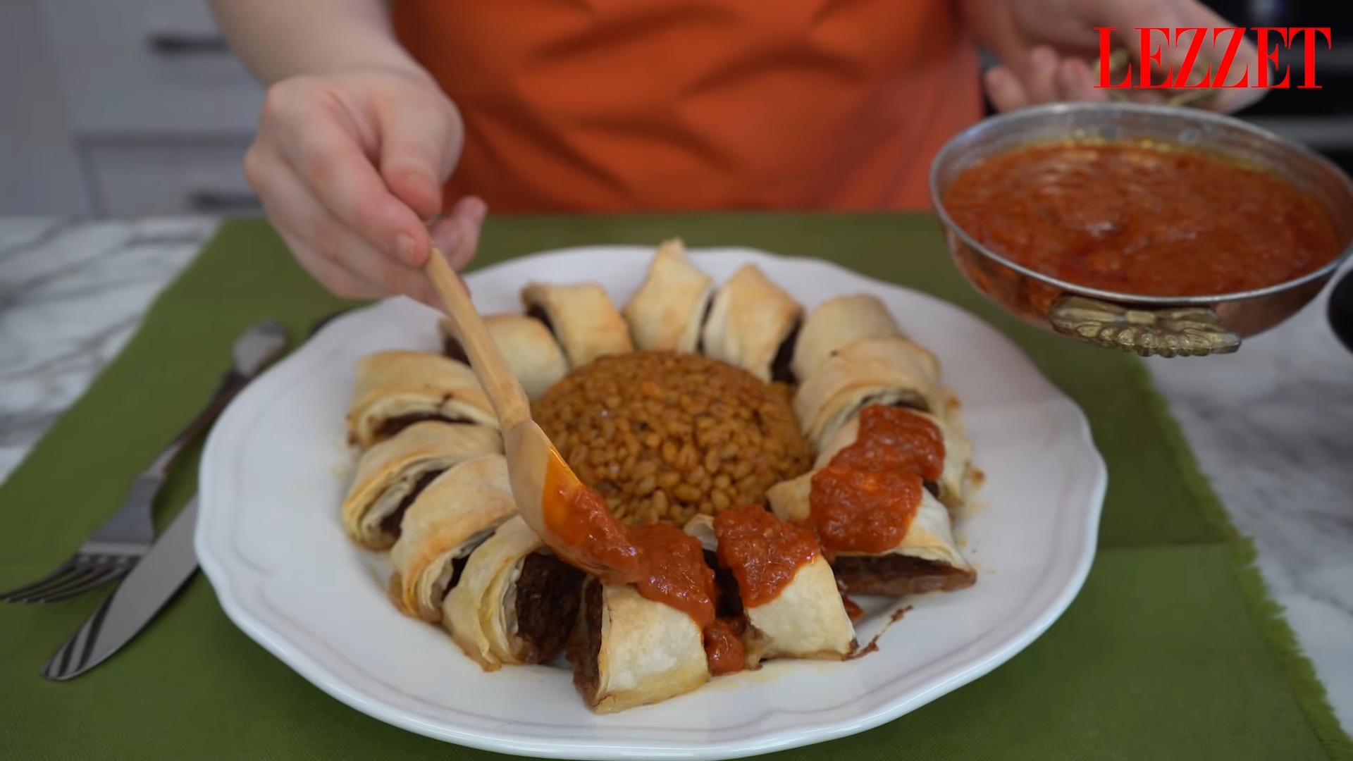 sos eklenen beyti kebabı