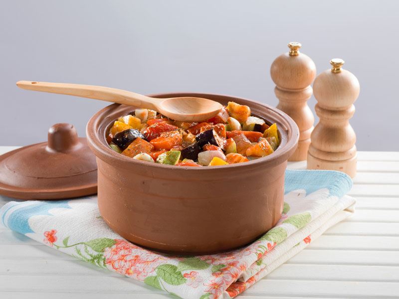 Kısık ateşte sabırla pişirin