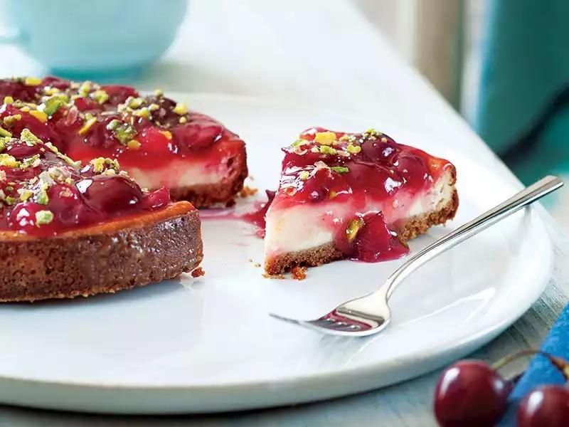 kiraz soslu vanilyalı cheesecake