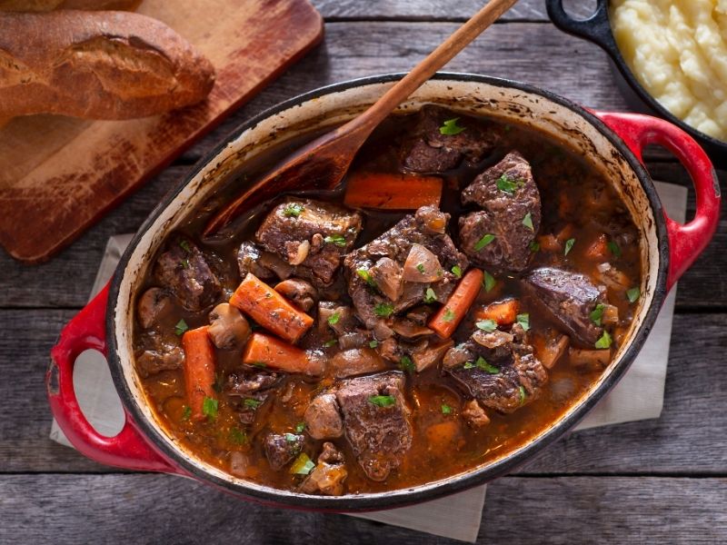 Boeuf Bourguignon (Fransız Usulü Et Güveci)