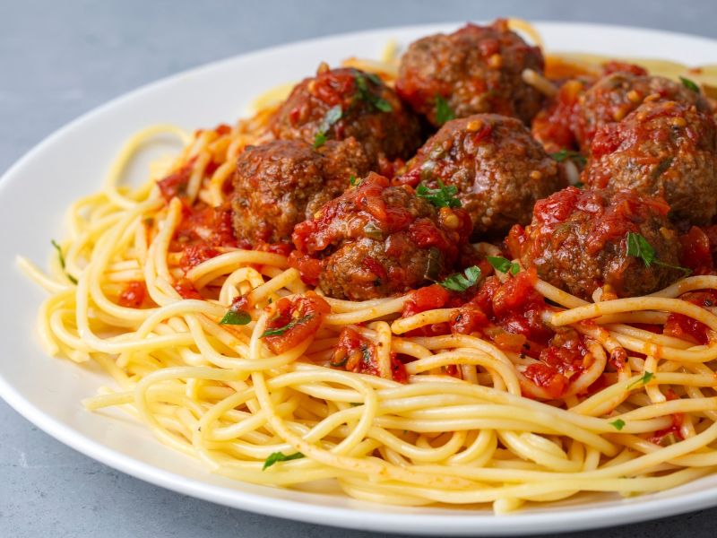 Apple Pie ve Spaghetti with Meatballs – Amerikan Pastası (American Pie) ve Lady ve Sokak Köpeği (Lady and the Tramp)