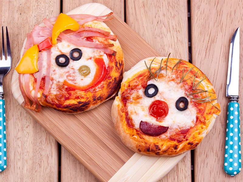mini yüz pizzalar