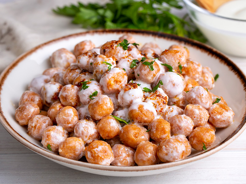 Yoğurtlu Nohut Salatası