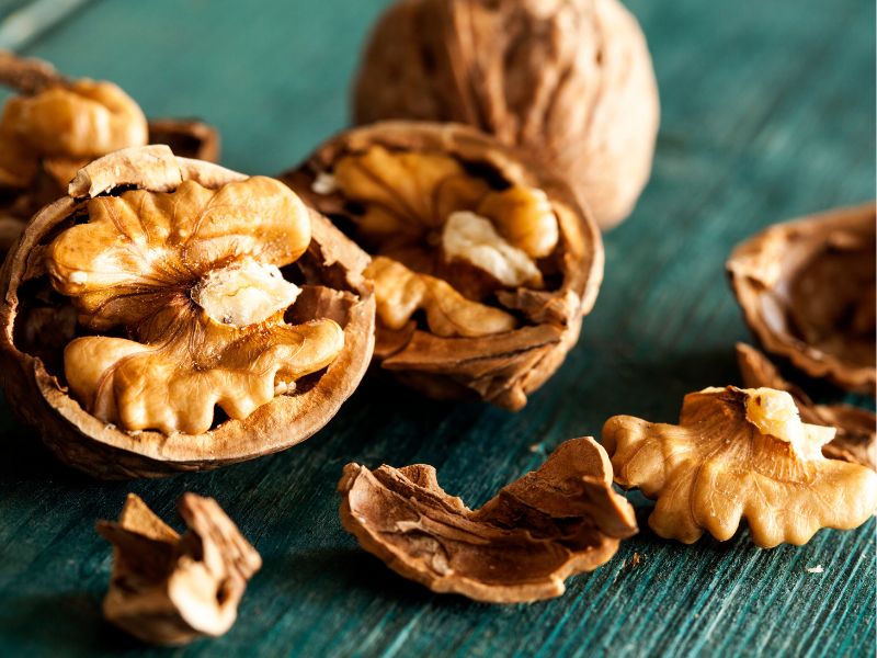 Kuruyemiş ve yeşillikler dengeli kullanılmalı