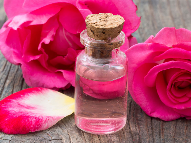 Gül suyu veya Kakule