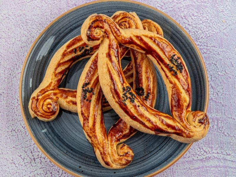 Çatal Hamuruna Mahlep Konur Mu? 