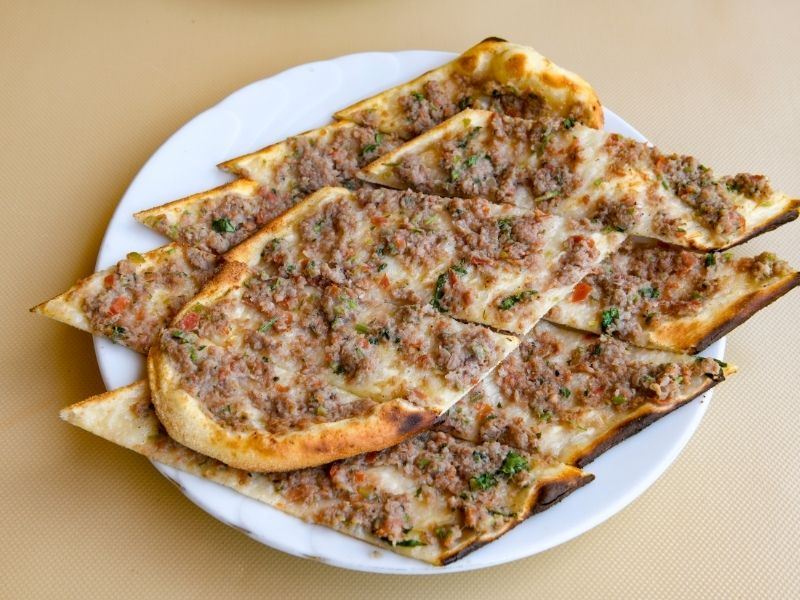 Kıymalı Pide Tarifi