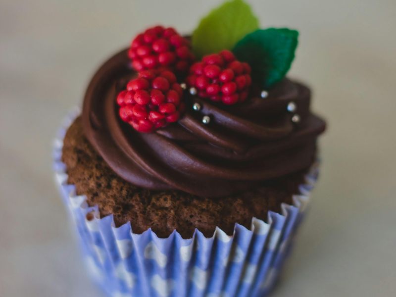 Çikolata ve soslarla süsleme