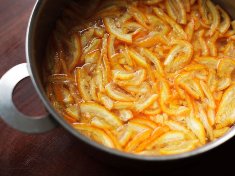 Portakalları iki kez haşlayın