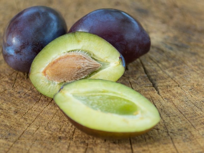 Çekirdeklerin Ayıklanması Ve İdeal Boyutlarda Dilimleme