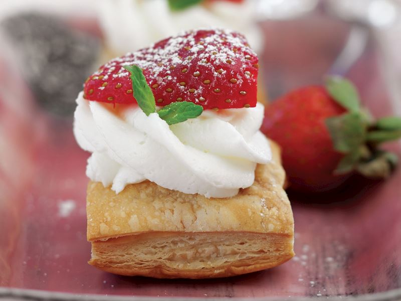 kremalı milföy tatlısı