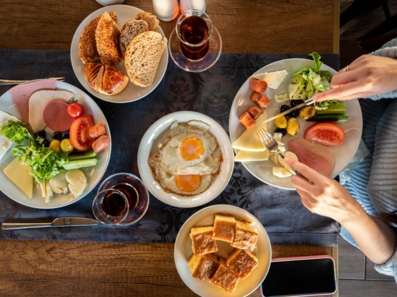 Geç Kahvaltının Avantajı: Sindirime “Mola” Vermek