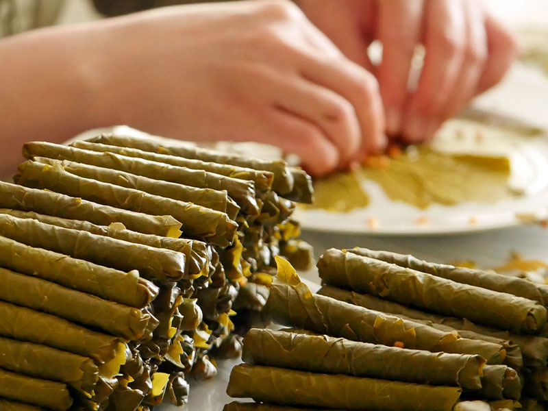 Etli ve Baharatlı Sarma Tekniği